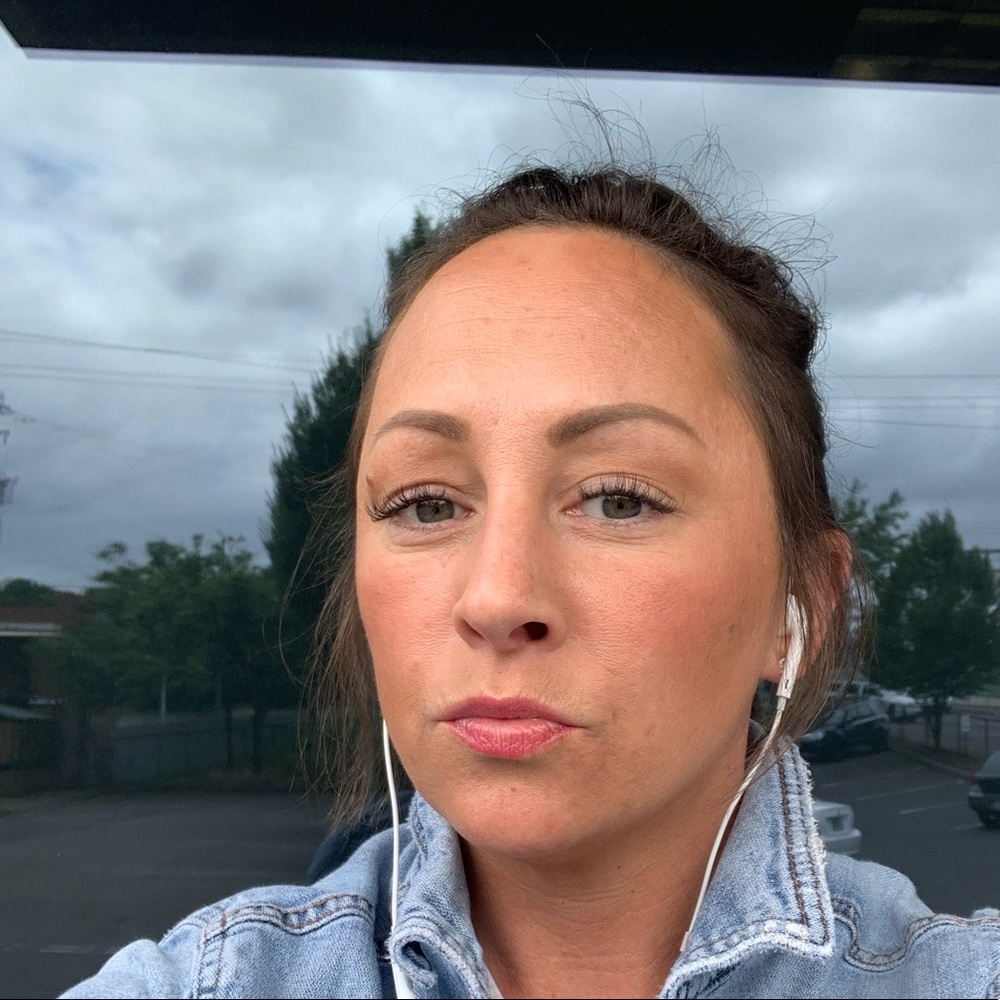 Meet your Posher, Brooke